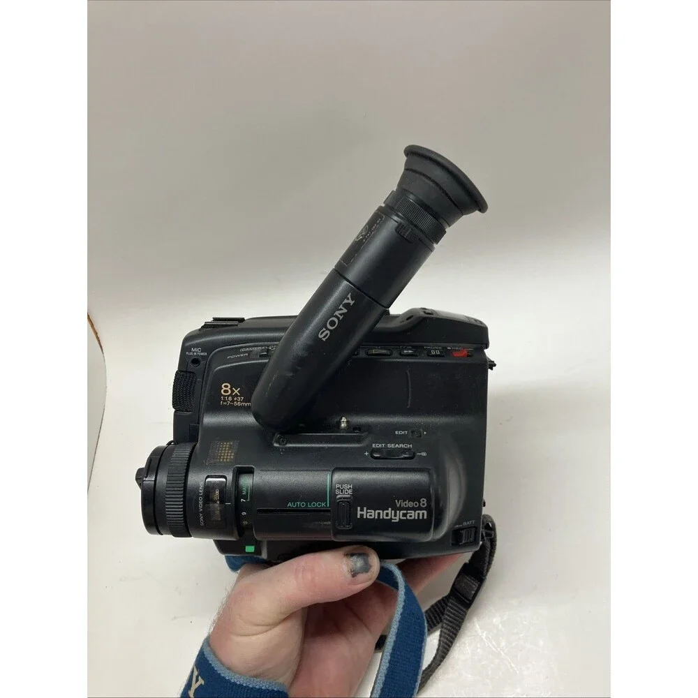Sony Handycam CCD-TR6 Video8 Analog Camcorder Untested No Battery